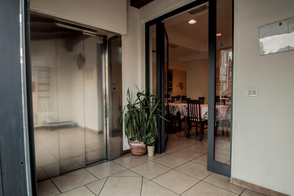 Hotel Ristorante Bertolini Piazza al Serchio Extérieur photo