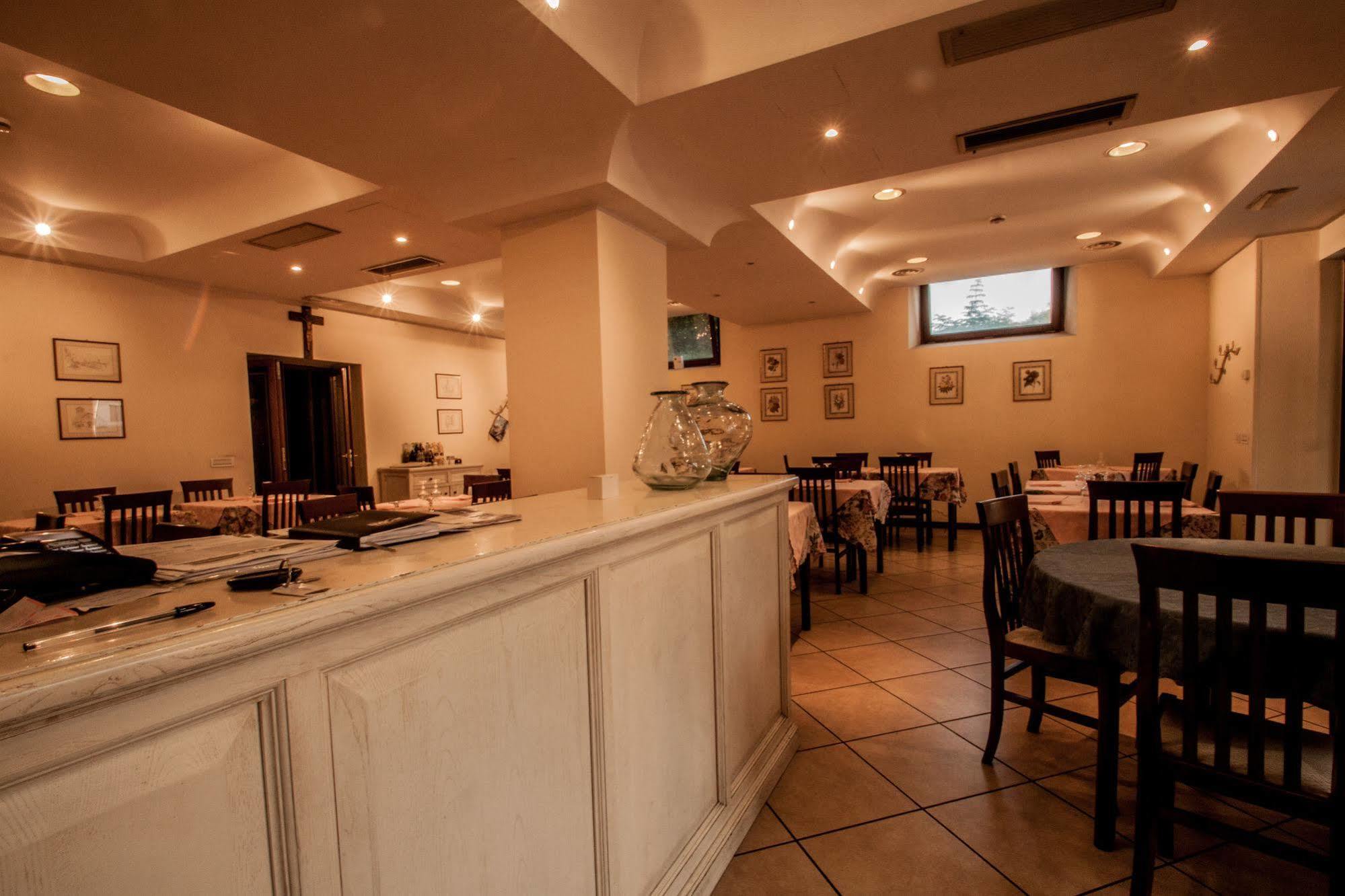 Hotel Ristorante Bertolini Piazza al Serchio Extérieur photo