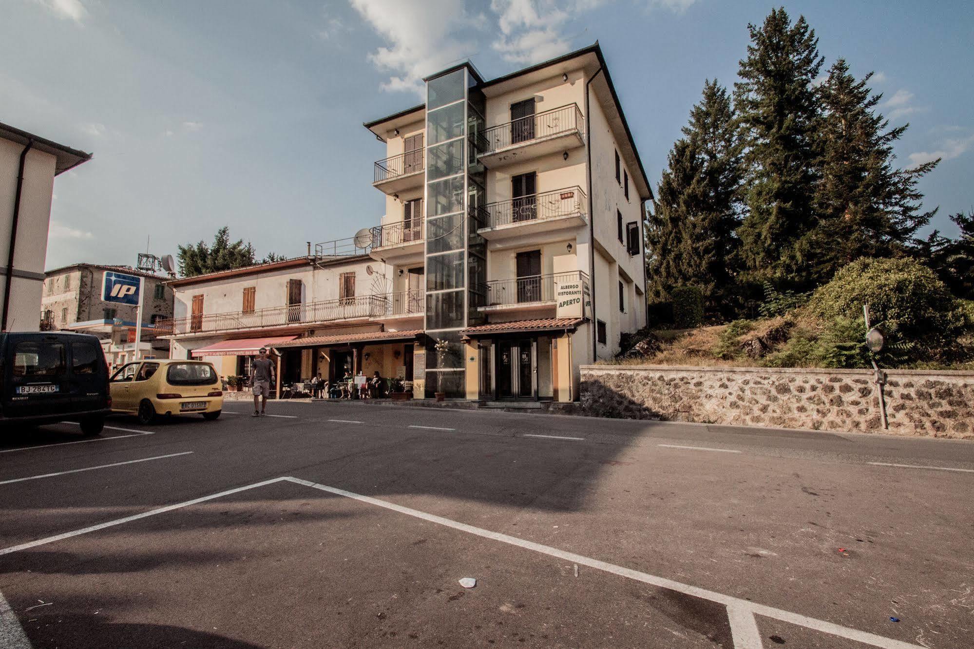 Hotel Ristorante Bertolini Piazza al Serchio Extérieur photo